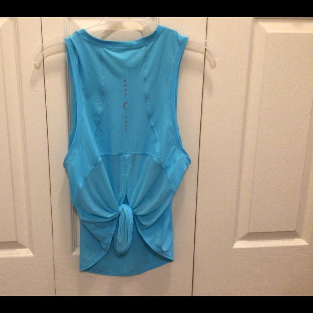 Zyia Tie-back Tank Sz Small
